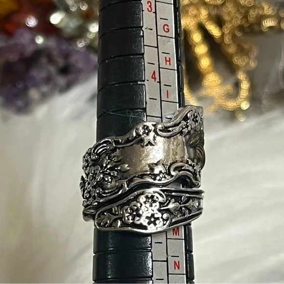 FREE WITH PURCHASE Bee Spoon Ring - Picture 11 of 11